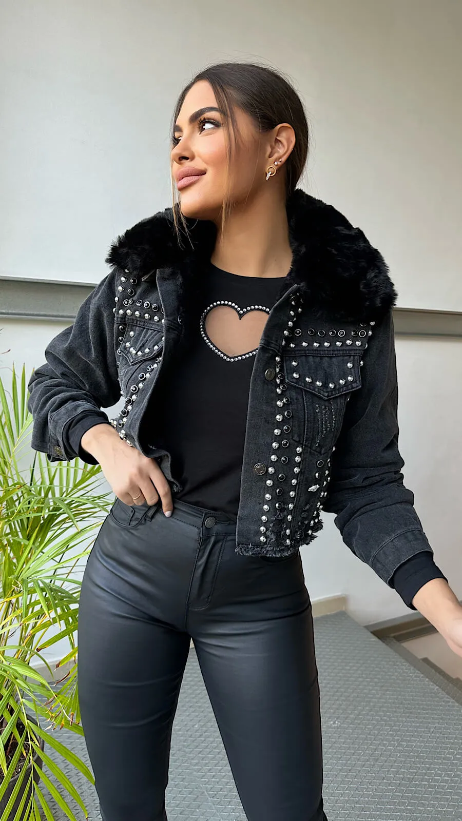 Camiseta Negra Corazón Transparencia