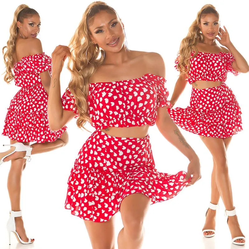 Conjunto de moda top y falda rojo