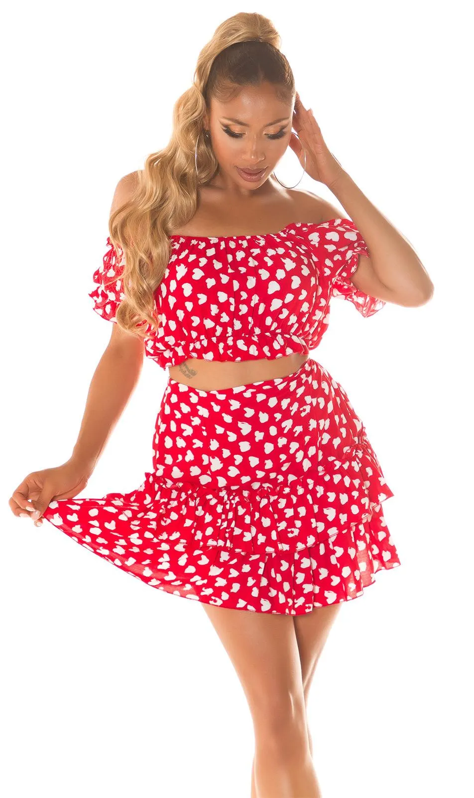 Conjunto de moda top y falda rojo