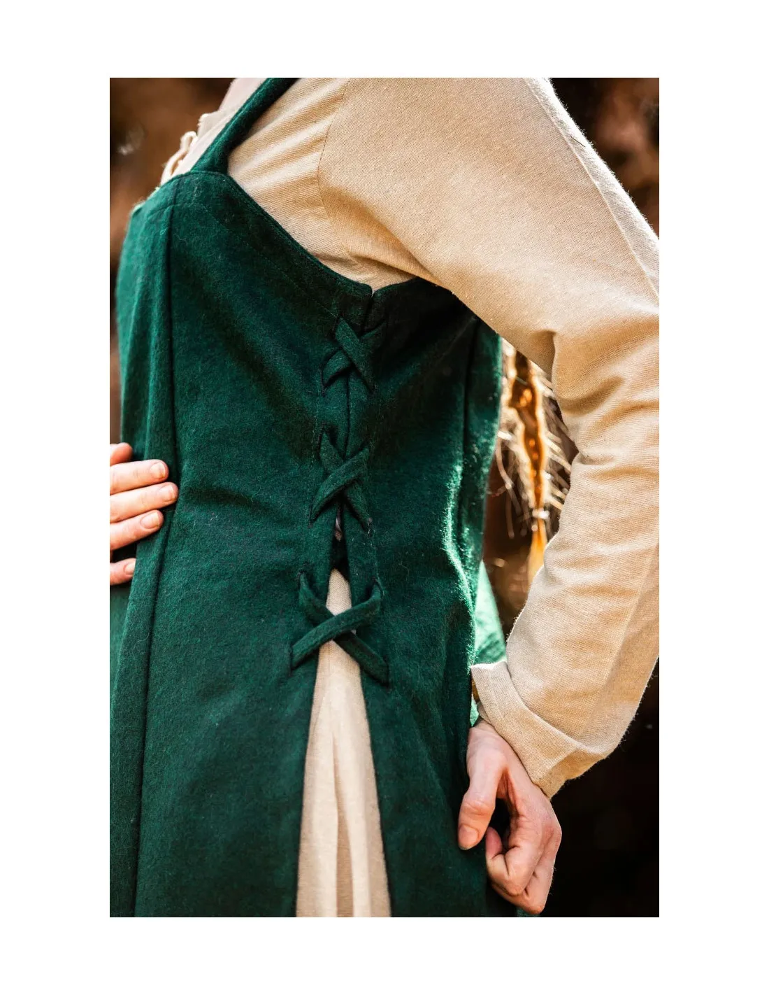 Delantal medieval vikingo Aila en lana, color verde