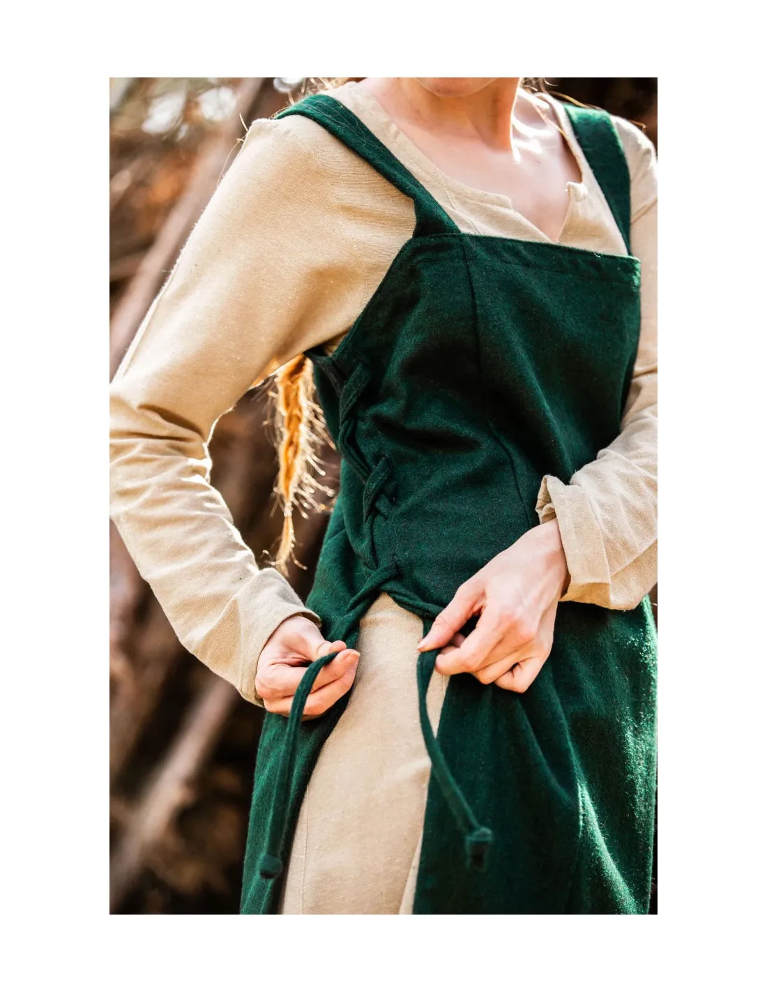 Delantal medieval vikingo Aila en lana, color verde