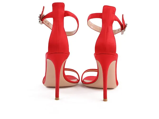 GIANVITO ROSSI PORTOFINO 100 Sandalias de satén rojas con adornos de cristal 