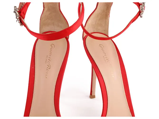 GIANVITO ROSSI PORTOFINO 100 Sandalias de satén rojas con adornos de cristal 