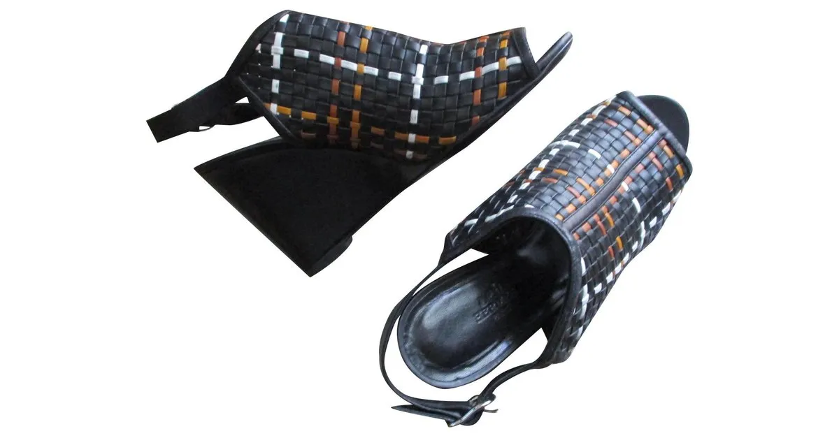 Hermès Sandalias de cuña de cuero tejido, 38,5ESO. Multicolor 