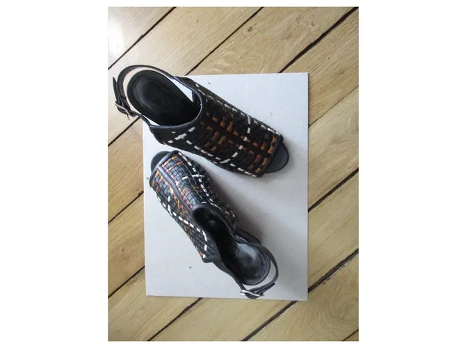 Hermès Sandalias de cuña de cuero tejido, 38,5ESO. Multicolor 
