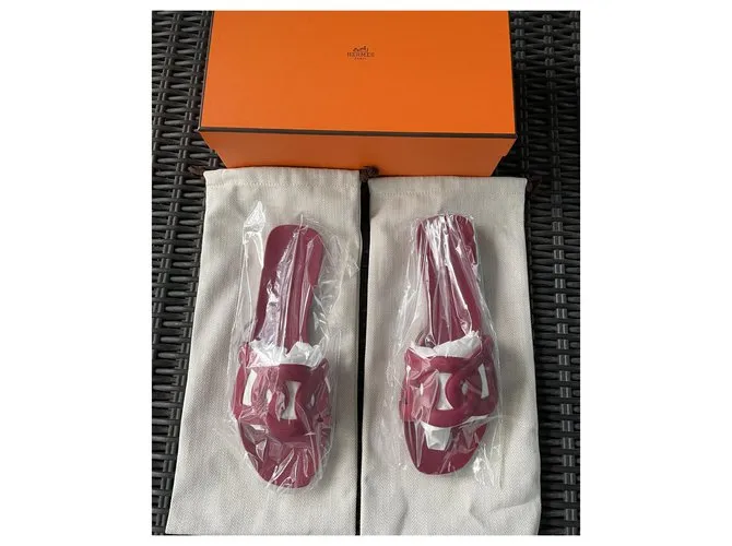 Hermès Sandalias de goma Aloha en Rose Baie Burdeos 