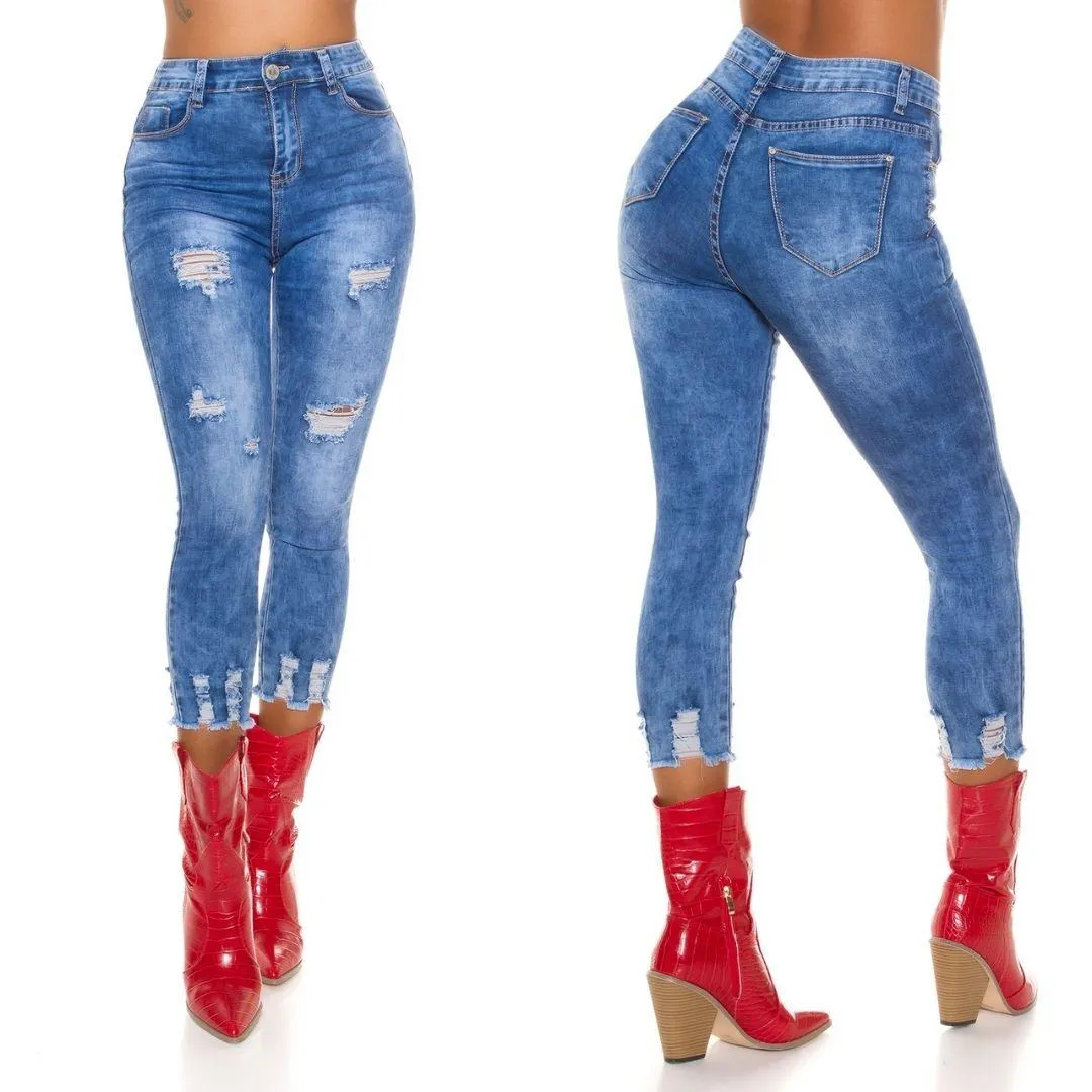 Jean ajustado rasgado de moda 