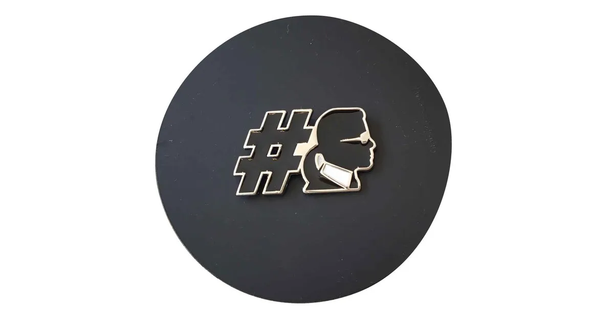 Karl Lagerfeld Karl Pin Plata 