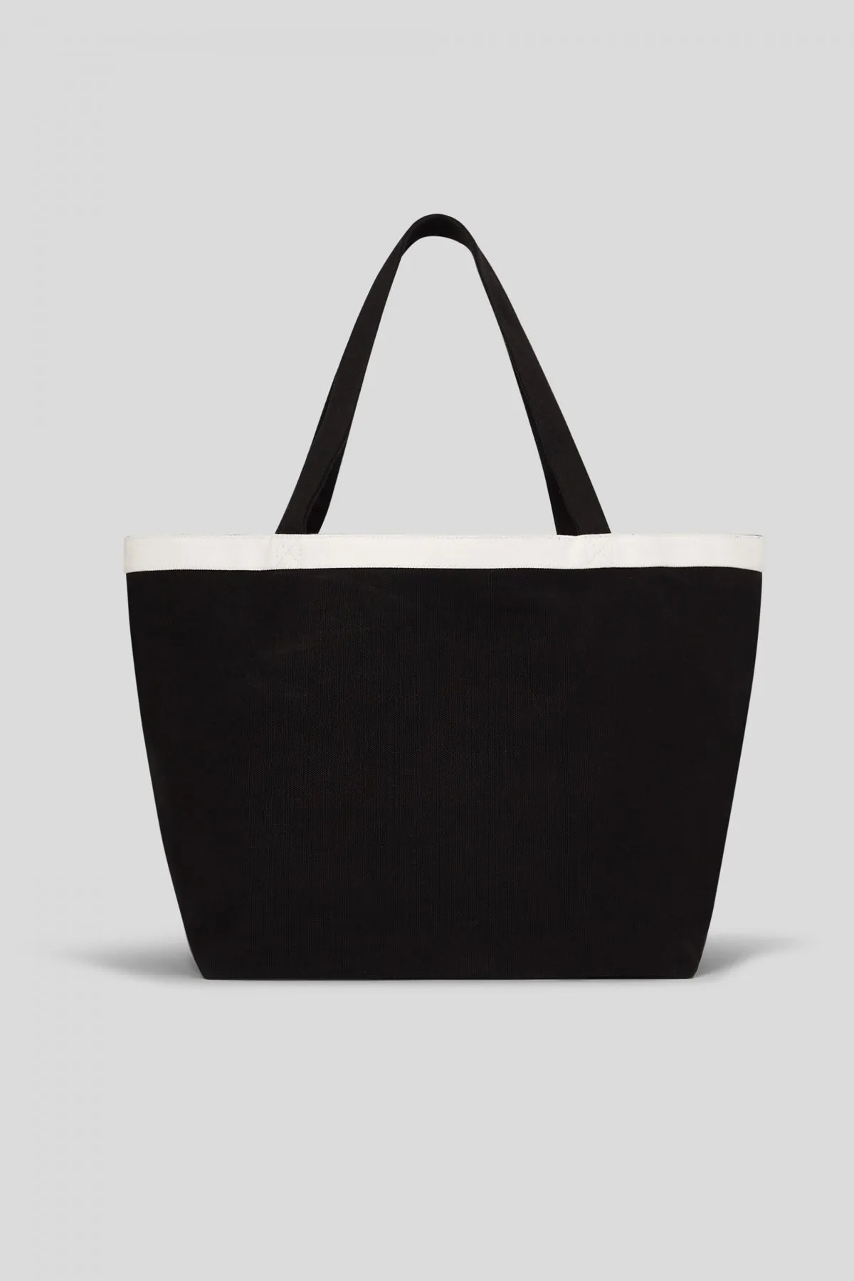 KARL LAGERFELD K/SIGNATURE SHOPPER