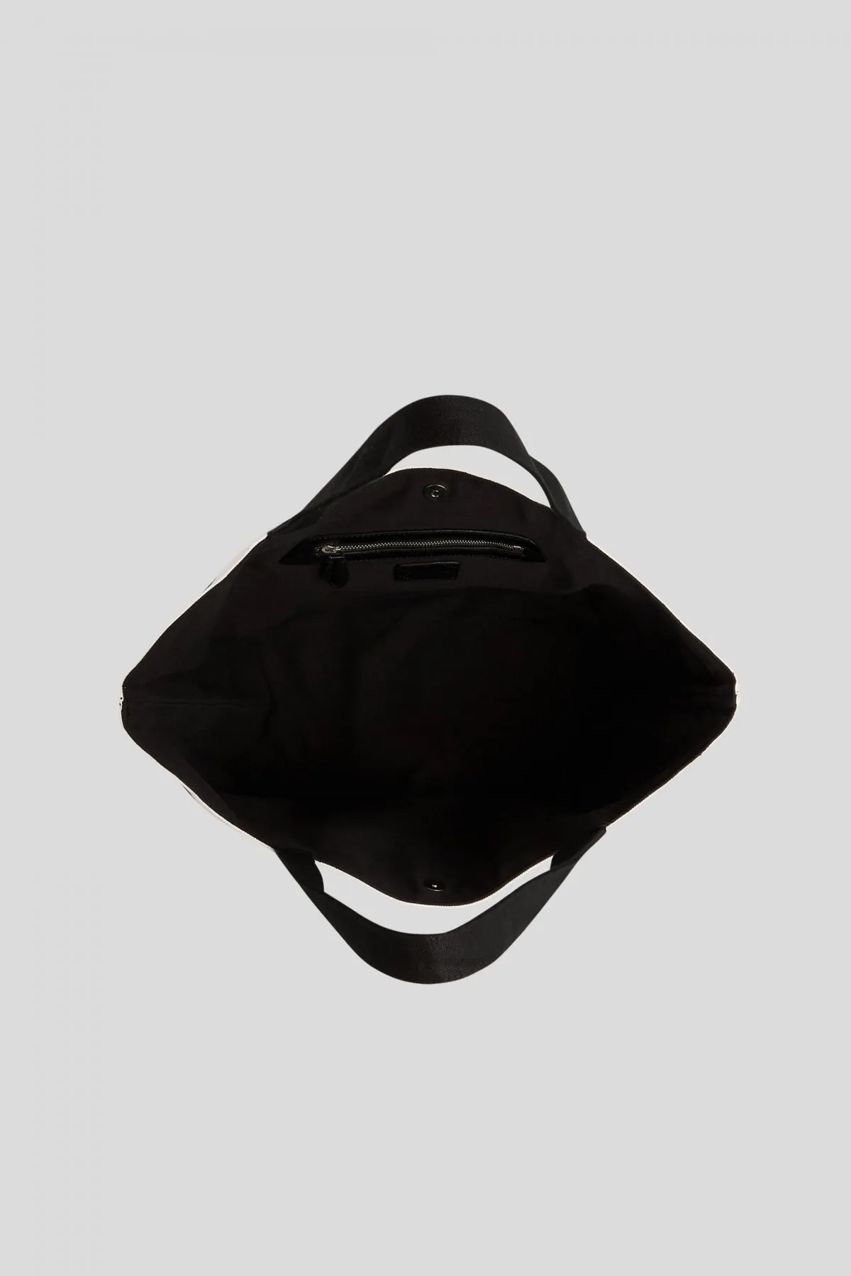 KARL LAGERFELD K/SIGNATURE SHOPPER