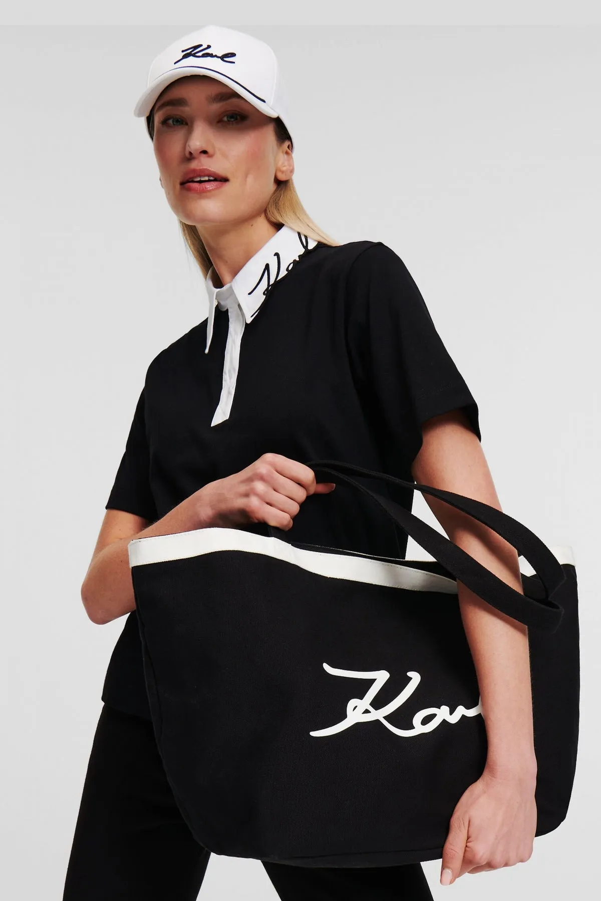 KARL LAGERFELD K/SIGNATURE SHOPPER