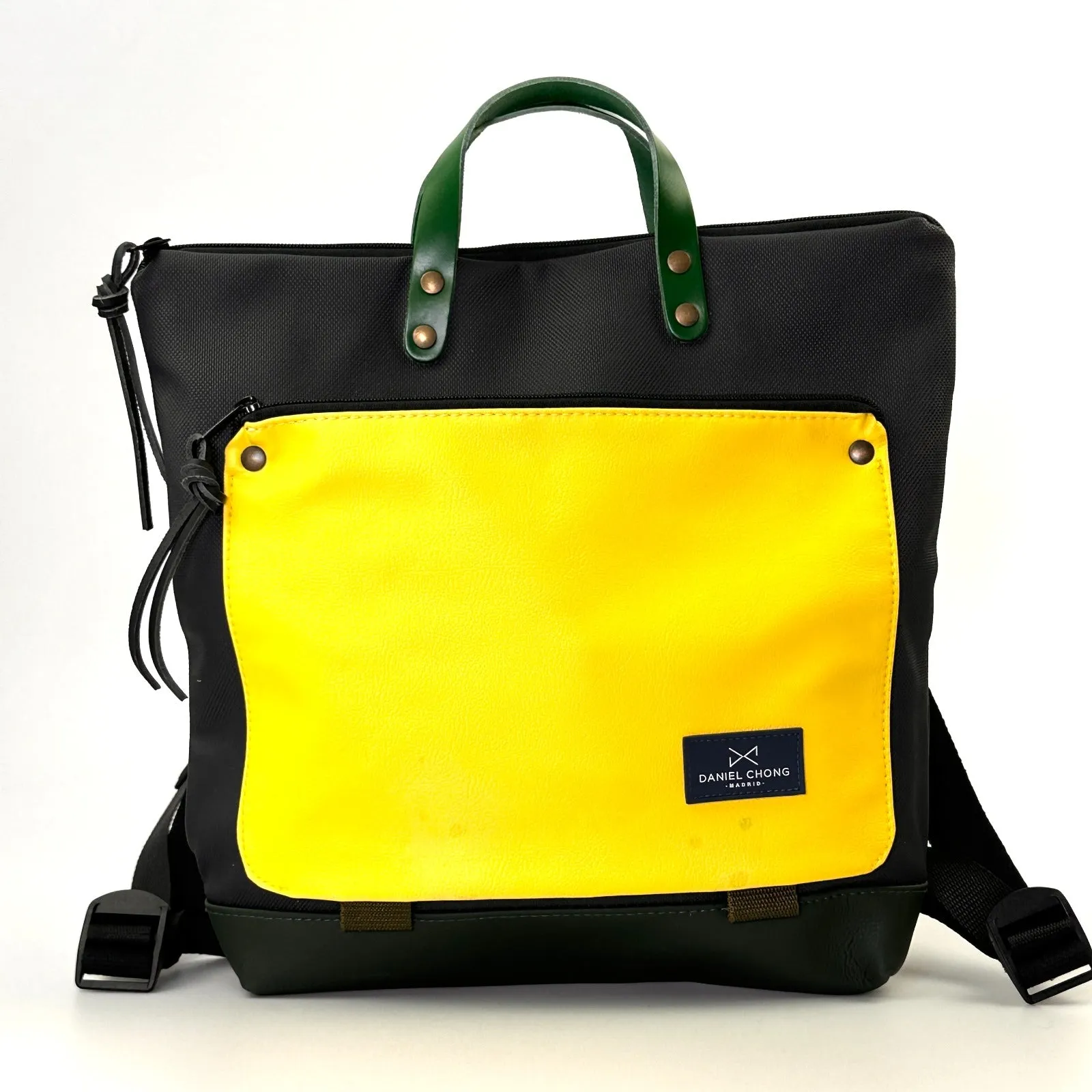 Mochila book holder cuadrada impermeable dz outlet