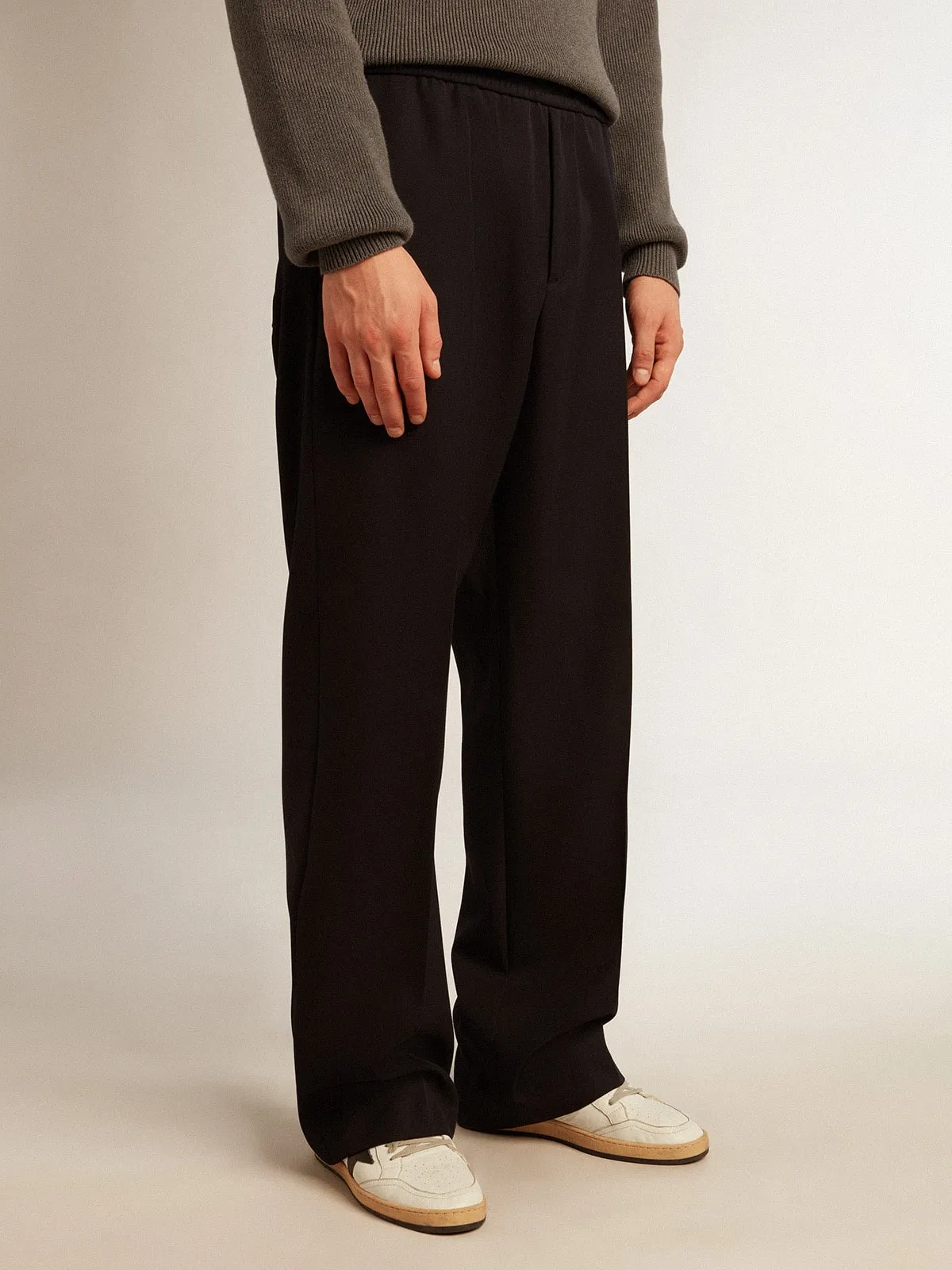 Pantalón jogger de hombre en lana de color azul oscuro
