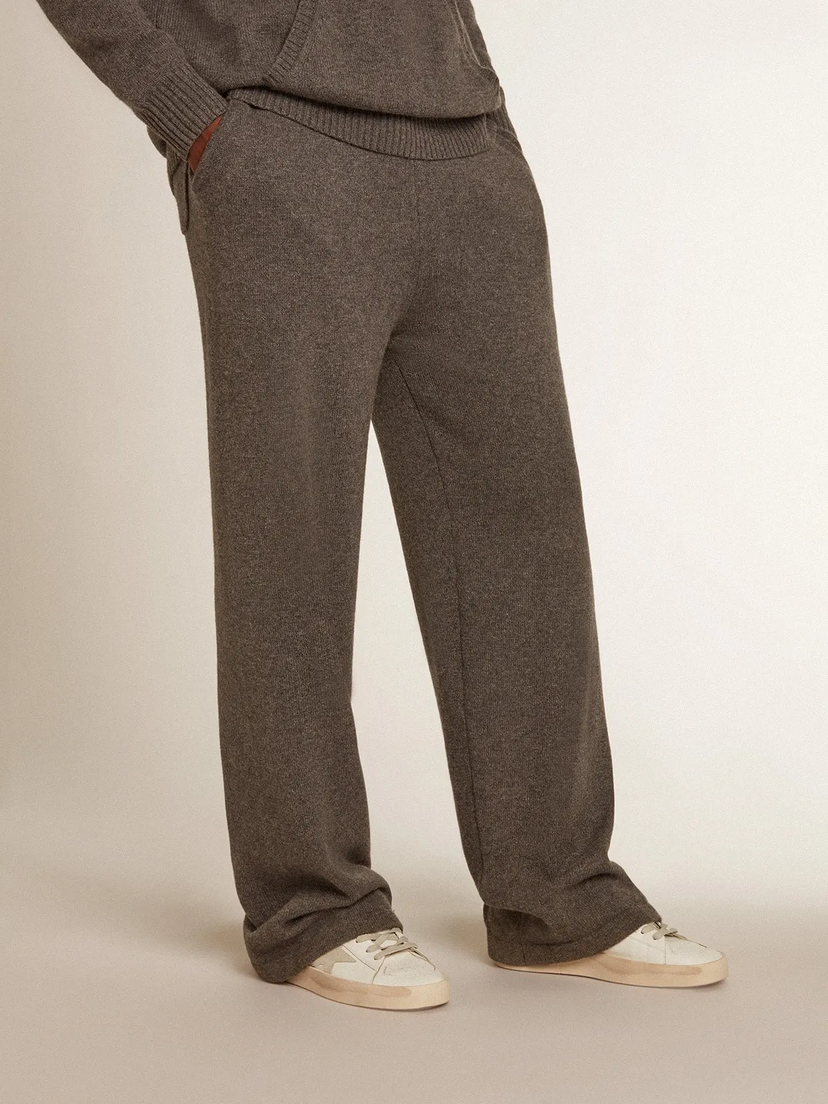 Pantalón jogger de hombre en mezcla de cachemira color gris jaspeado
