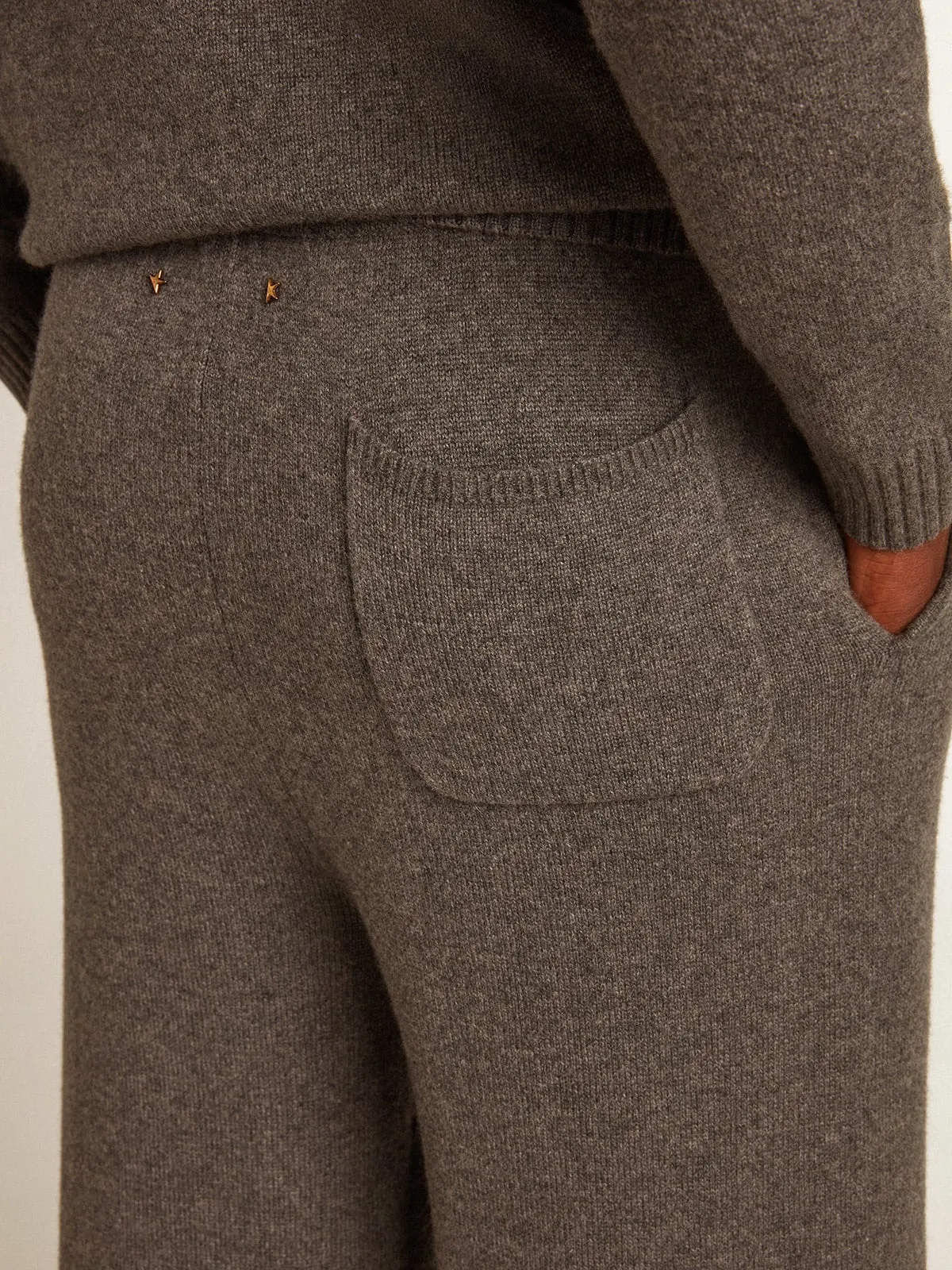 Pantalón jogger de hombre en mezcla de cachemira color gris jaspeado