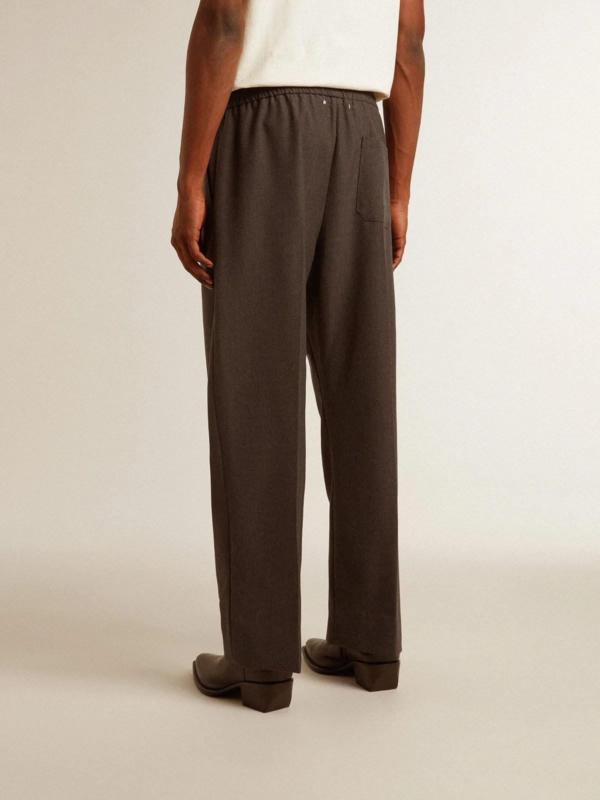 Pantalón suave de hombre en lana color gris antracita