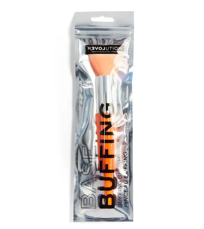 REVOLUTION RELOVE  BROCHA PARA BASE DE MAQUILLAJE QUEEN BUFFING