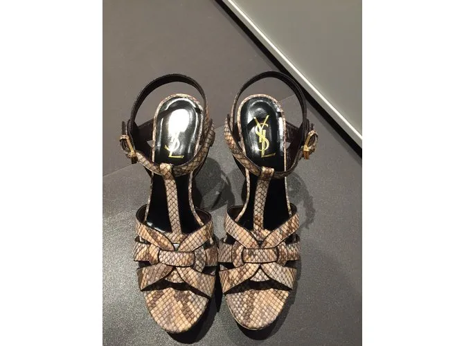Saint Laurent Sandalias de tributo Impresión de pitón 