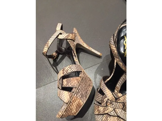 Saint Laurent Sandalias de tributo Impresión de pitón 