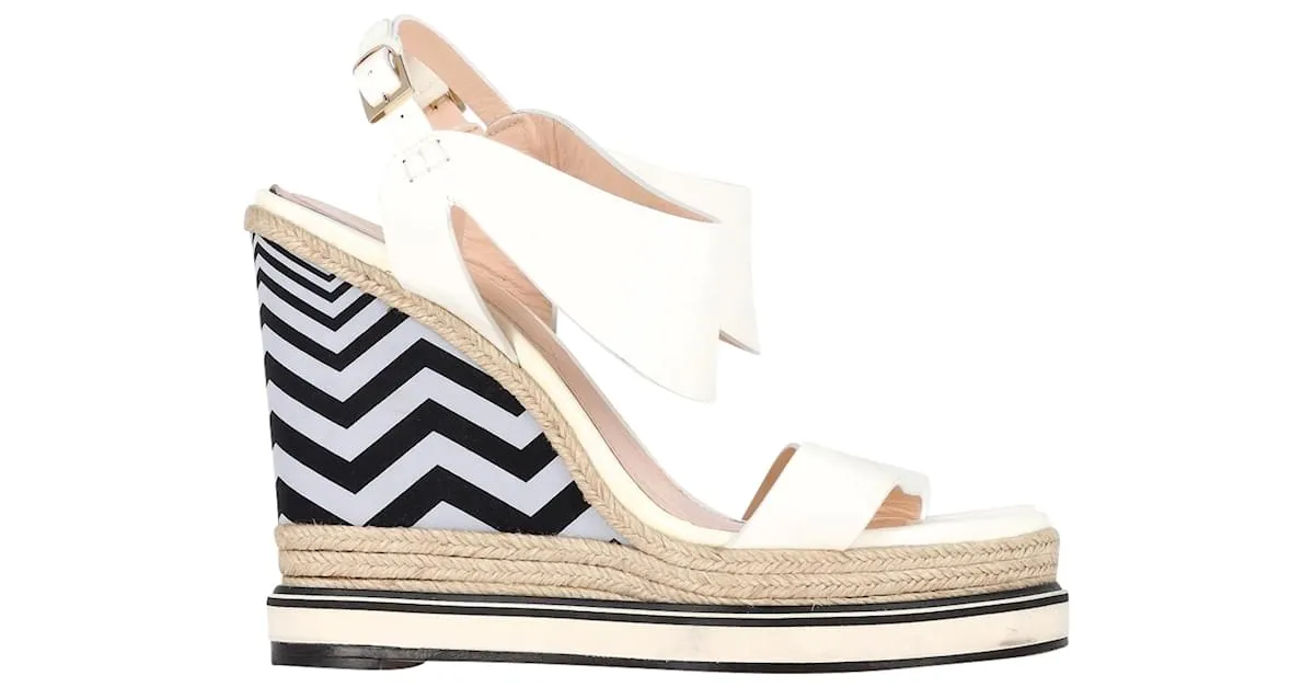 Sandalias de cuña espadrille con tira en el tobillo Nicholas Kirkwood en cuero blanco brillante Crudo 