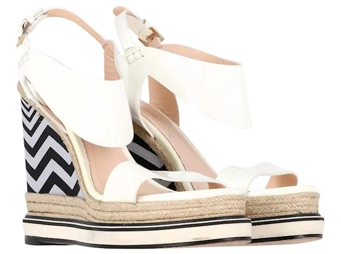 Sandalias de cuña espadrille con tira en el tobillo Nicholas Kirkwood en cuero blanco brillante Crudo 