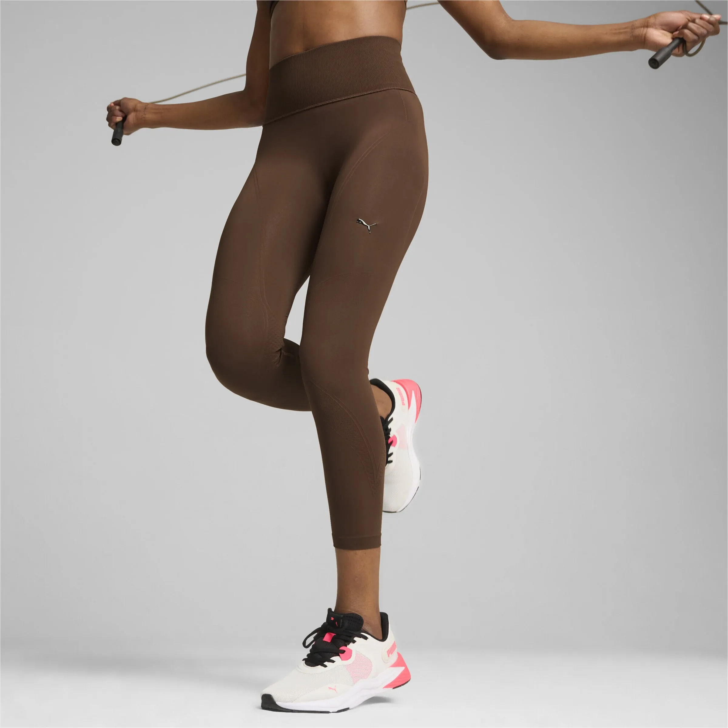 Skinny Pantalón deportivo PUMA en Chocolate