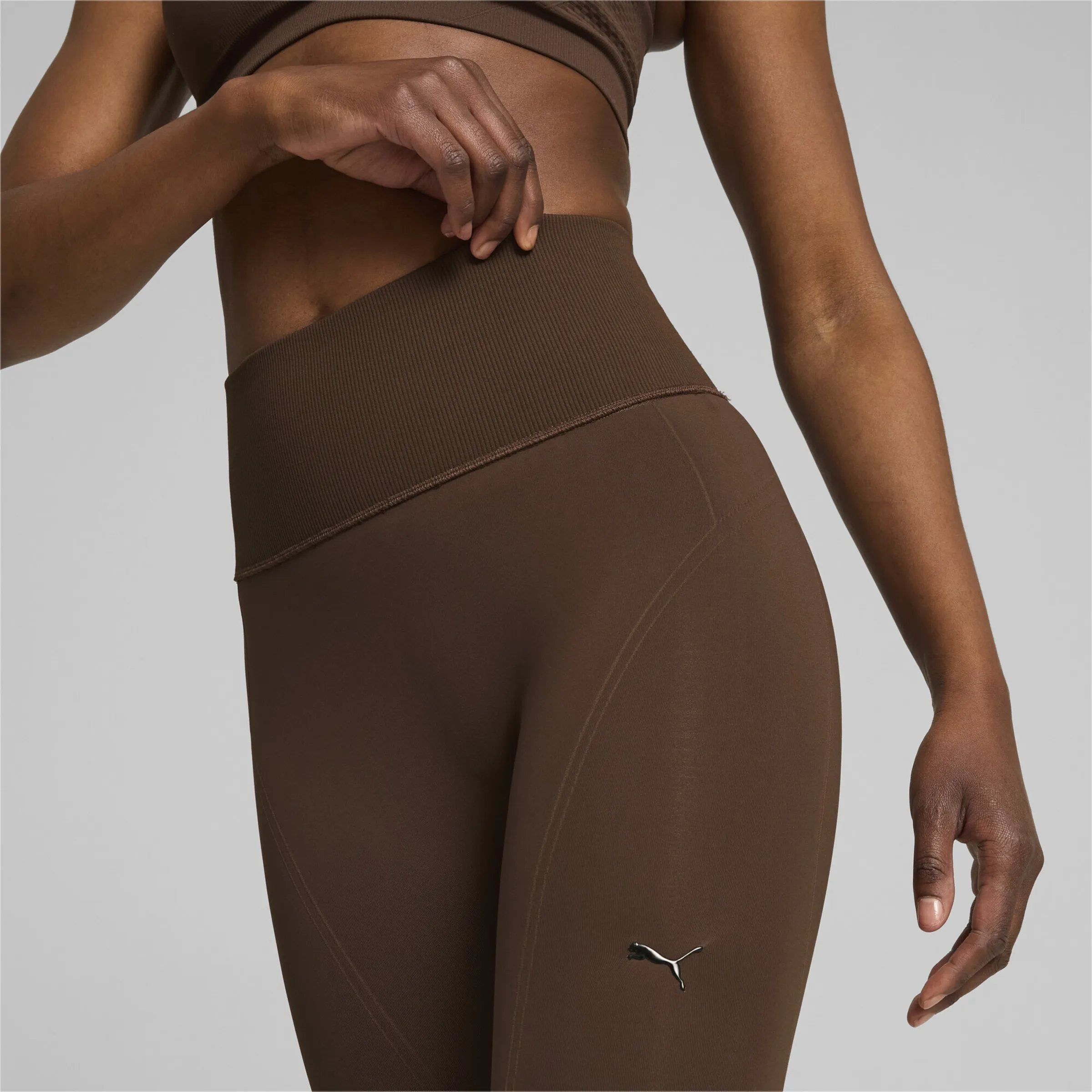 Skinny Pantalón deportivo PUMA en Chocolate