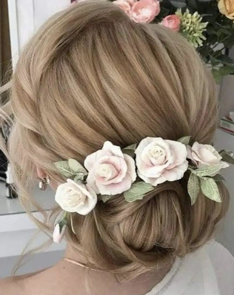 TOCADOS BODAS DE FLORES EN TONOS PASTEL