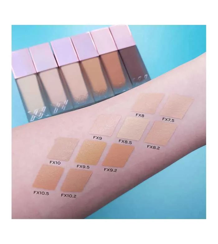 XX REVOLUTION  BASE DE MAQUILLAJE GLOW SKIN FAUXXDATION  FX20