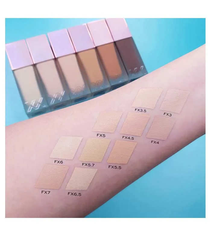 XX REVOLUTION  BASE DE MAQUILLAJE GLOW SKIN FAUXXDATION  FX20