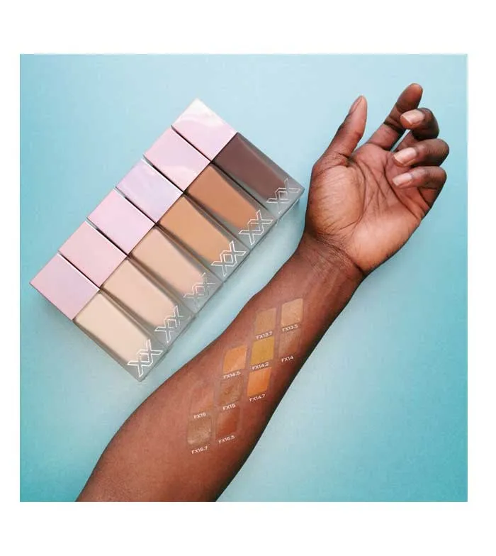 XX REVOLUTION  BASE DE MAQUILLAJE GLOW SKIN FAUXXDATION  FX20