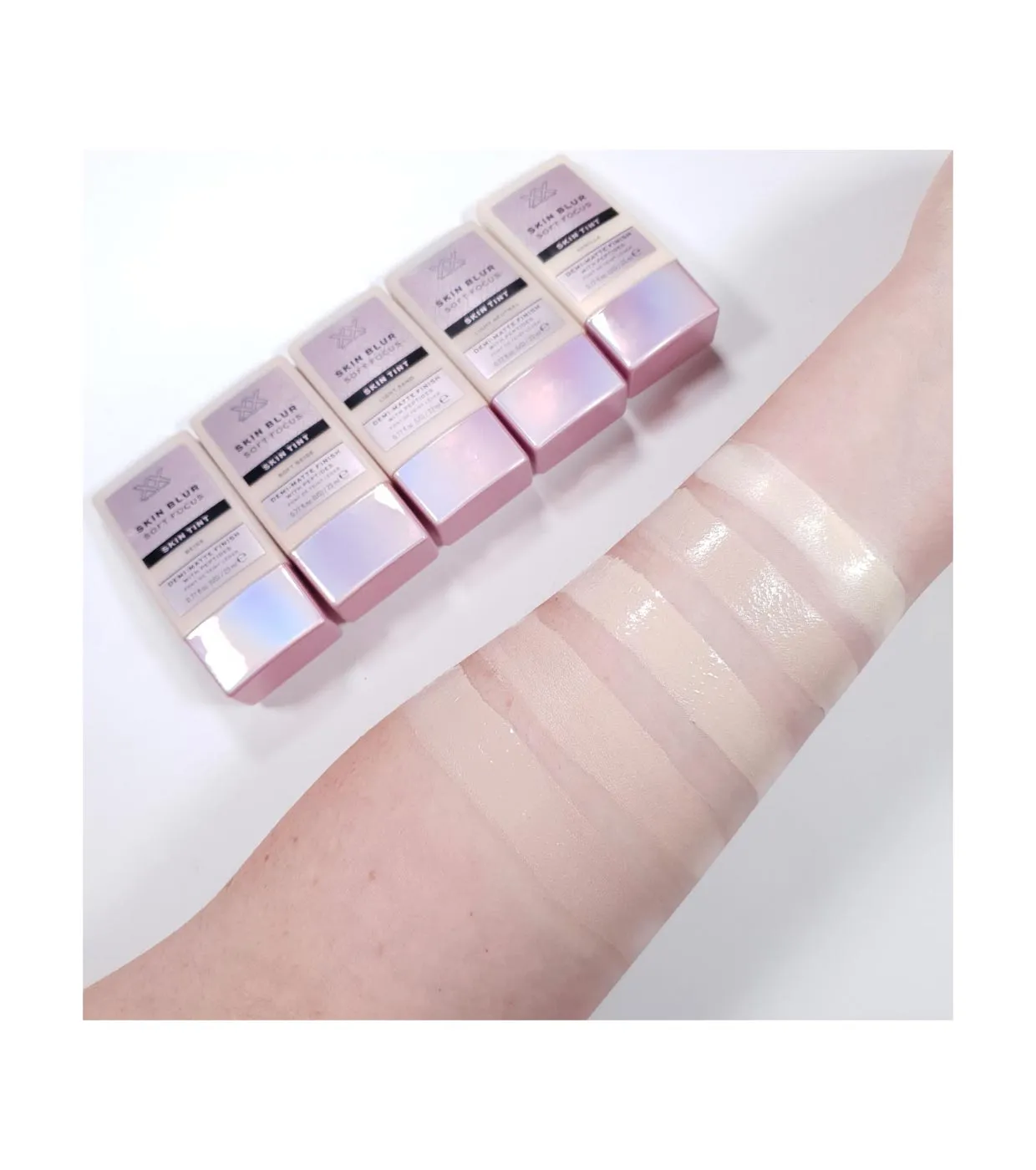 XX REVOLUTION  BASE DE MAQUILLAJE SKIN BLUR SOFT FOCUS SKIN TINT  LIGHT SAND