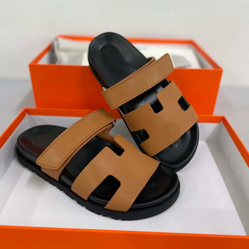 Zapatillas para mujer Zapatillas de diseñador para hombre Suelas Sandalias de playa informales de verano Cuero genuino de primer